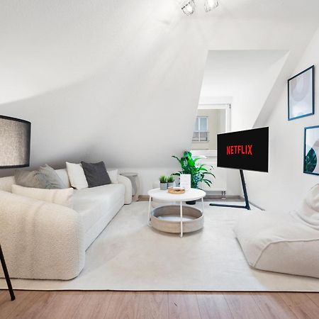 Malu Rooms - Im Stadtzentrum, Smarttv, Netflix, 24H Checkin Ludwigsburg Exterior foto