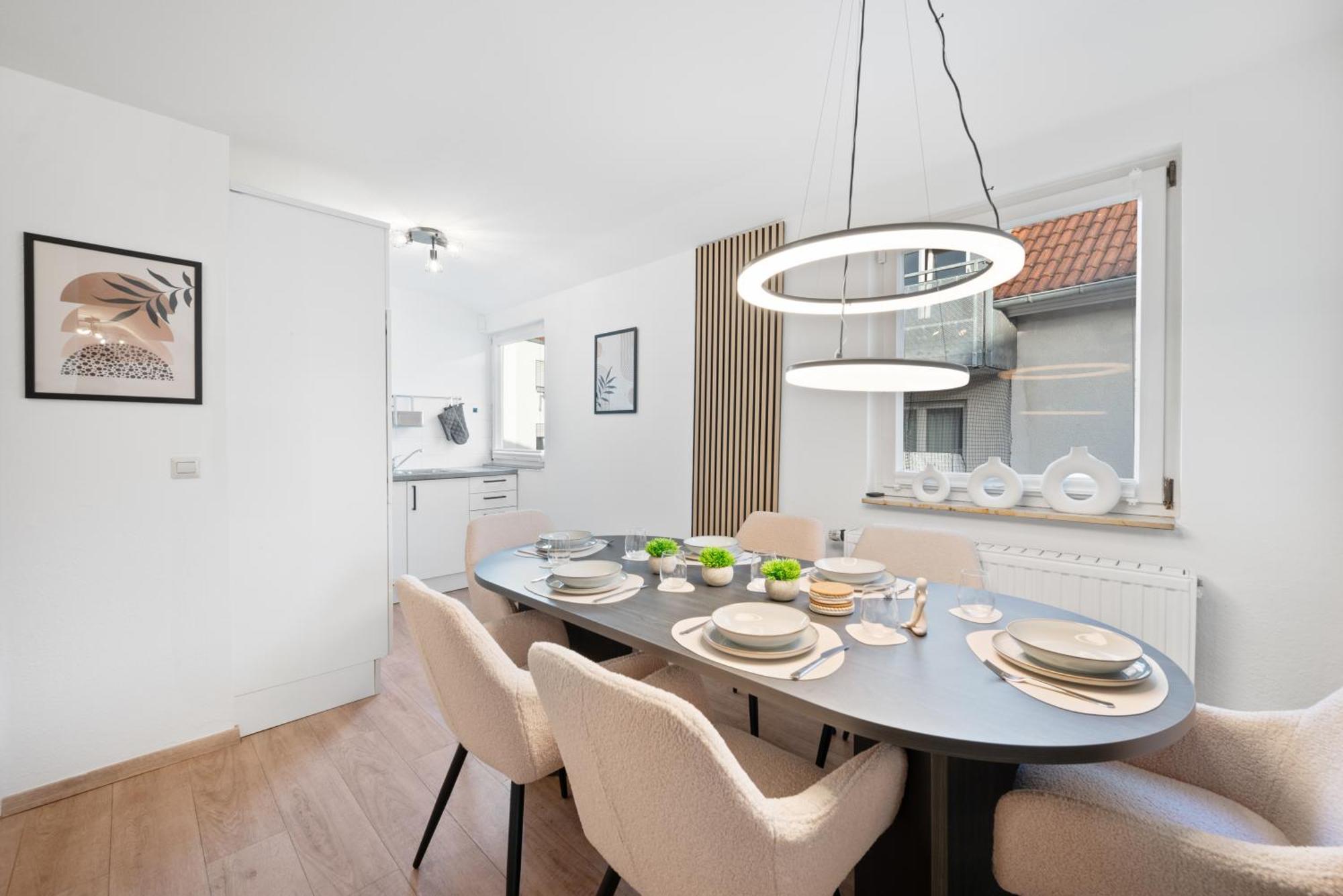 Malu Rooms - Im Stadtzentrum, Smarttv, Netflix, 24H Checkin Ludwigsburg Exterior foto