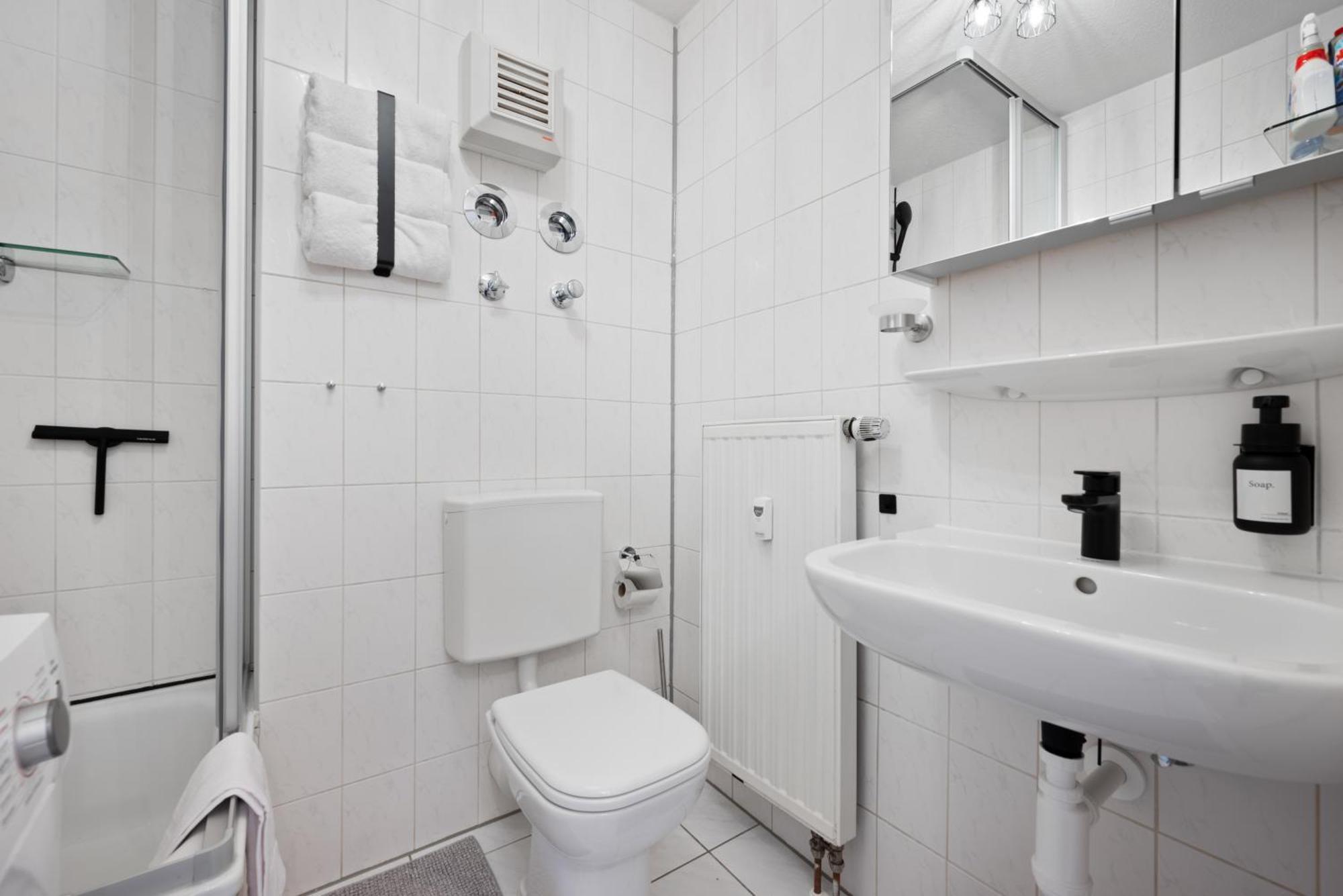 Malu Rooms - Im Stadtzentrum, Smarttv, Netflix, 24H Checkin Ludwigsburg Exterior foto